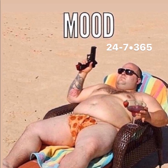 Meet your Posher, Jessi 💛🦄💛 - Picture 9 of 9